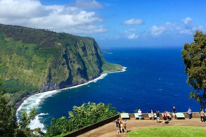 Valley lookout above the coast